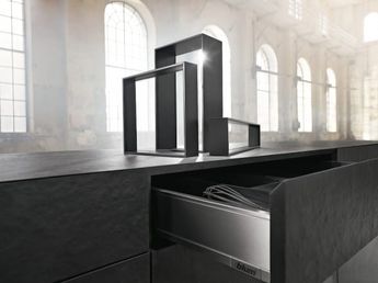 Rangement des tiroirs avec les cadres AMBIA-LINE de Blum