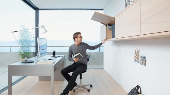 Le système pour porte relevable AVENTOS HK est utilisable dans toutes les pièces de la maison