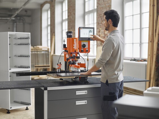 Blum_EASYSTICK_VAB0576_Enlarged