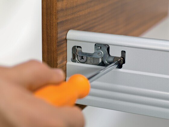 Як відрегулювати нахил шухляди TANDEMBOX plus