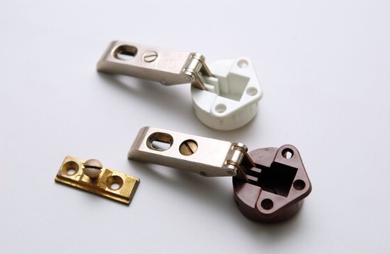 1964 wurde das erste Blum-Scharnier produziert