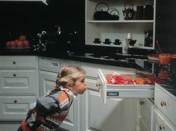 Schubladen mit Metallzargen von Blum seit 1987