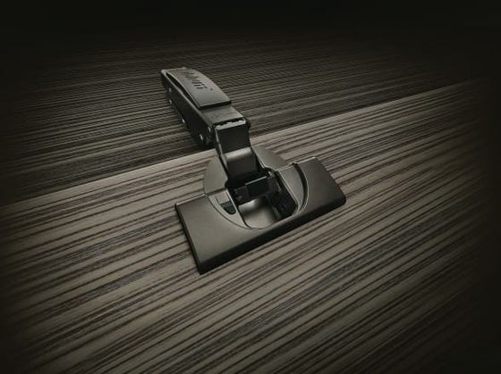Charnière CLIP top BLUMOTION de Blum en Noir onyx
