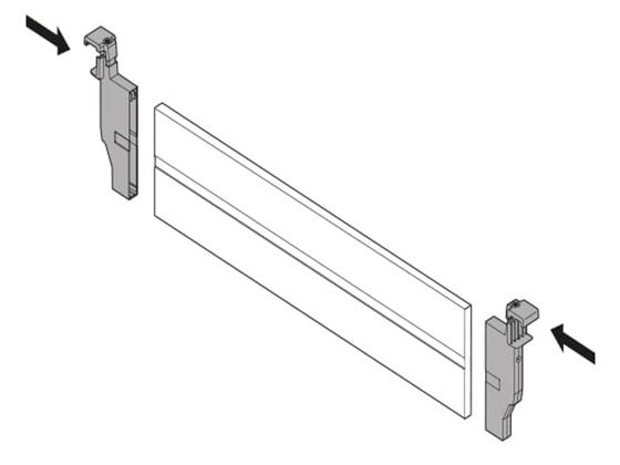 Installation des embouts sur le séparateur transversal ORGA-LINE de Blum