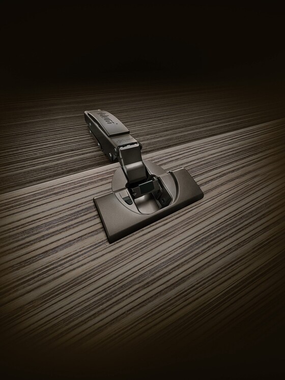 Charnière CLIP top BLUMOTION de Blum en Noir onyx