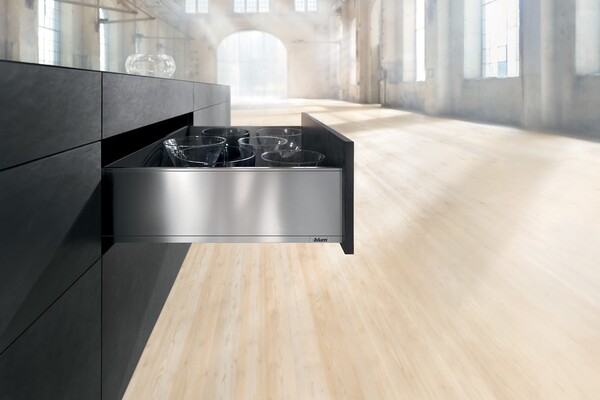 LEGRABOX: drawer for practical and modern kitchen furniture from Blum