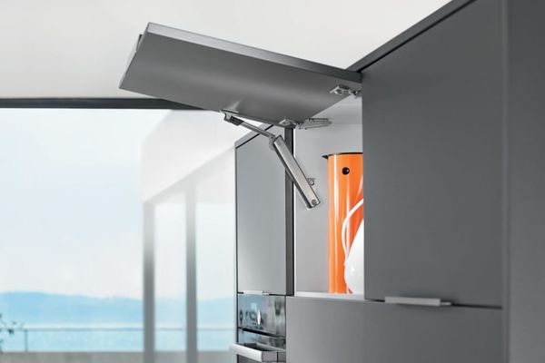 AVENTOS HK-XS de Blum : Pour les petits meubles hauts