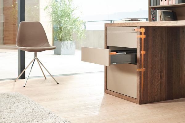 Le système de vérouillage CABLOXX de Blum offre une sécurité supplémentaire aux meubles